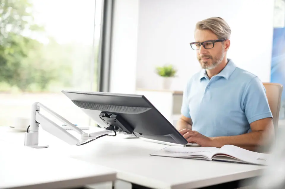 Image par défaut illustrant le propos de la page  Ergonomie – Bras support écran de buronomic