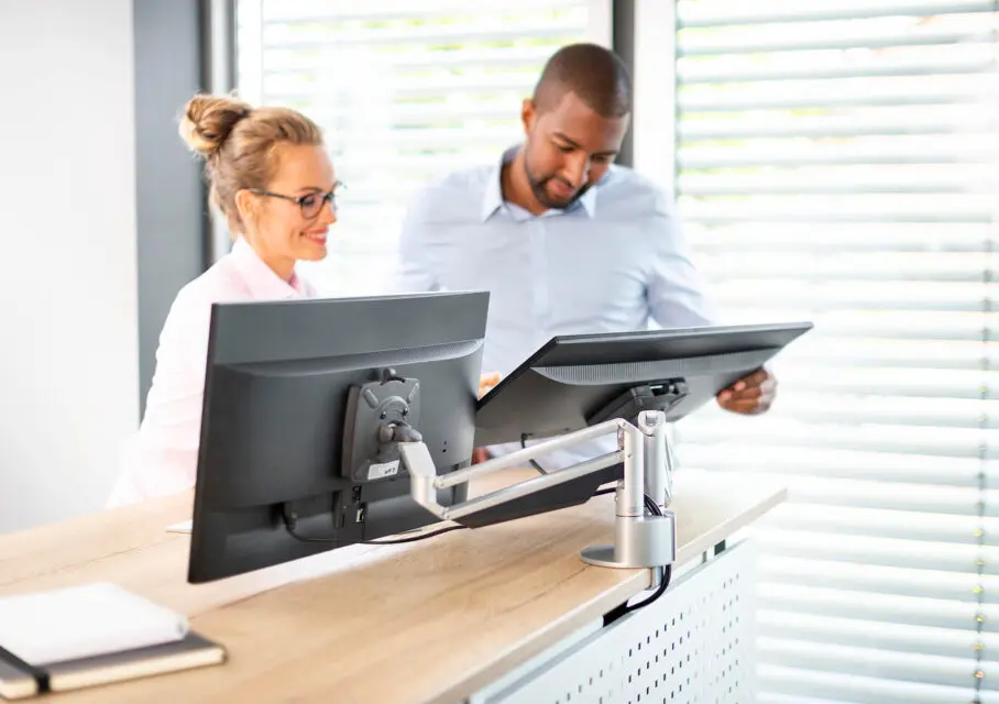 Image par défaut illustrant le propos de la page  Ergonomie – Bras support écran de buronomic
