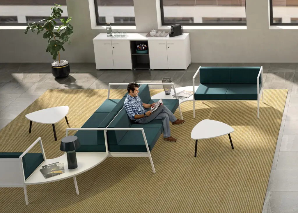 Canapé Alto 3 et 2 places avec tablettes de liaison et table basse Alto